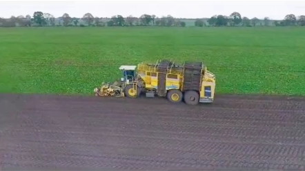 你敢相信德国的甜菜收割机 像装甲车一样