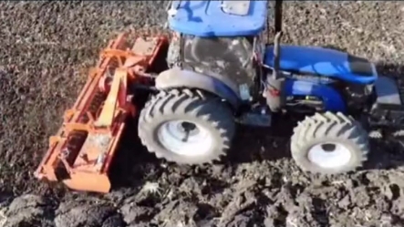 年度好评榜第二位雷沃欧豹M2204-R，220马力实至名归，