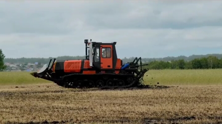上车上车我带你飚一圈 坦克式拖拉机果然霸气