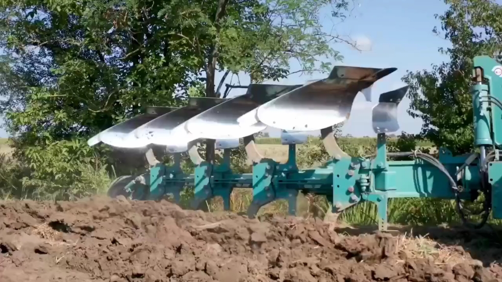 255马力德国克拉斯全履带拖拉MT765