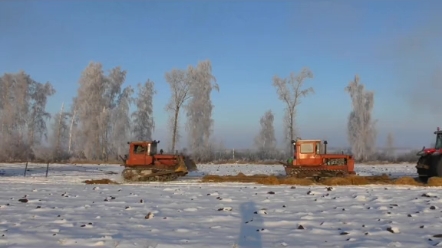 四台拖拉机火力全开 您找不到第四台？那一定得看到最后