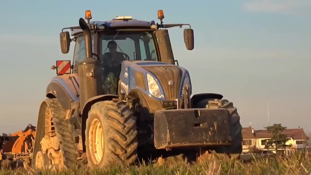 纽荷兰8.435履带拖拉机，马力全开 谁都不爱！