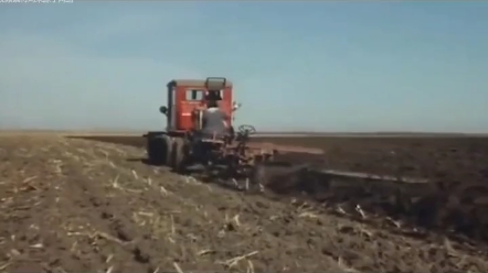 东方红-54型履带拖拉机