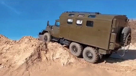 德国芬特六轮拖拉机，像装甲越野车一样