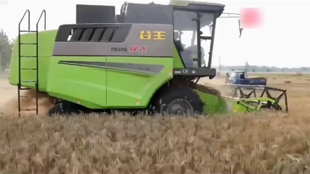 国内农机内卷这么严重吗，盘点各大品牌收割机卸粮