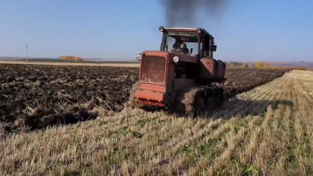 老歌陪老车，一路乐呵呵，不怕歌老就怕带DJ