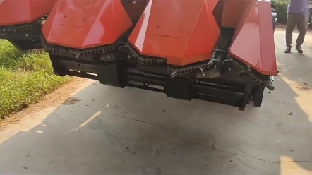 玉米收割机辊式割台缠草怎么解决