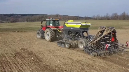 麦赛福格森拖拉机牵引播种机