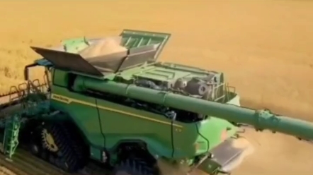 极其给力的大型割台，请多来些！