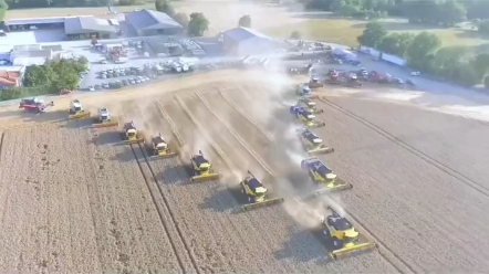 18台世界顶级联合收割机，一小时可以收多少亩小麦