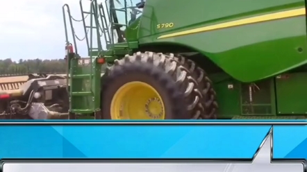 约翰迪尔S790联合收割机