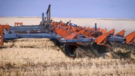 一分钟能耕6亩地的拖拉机长啥样