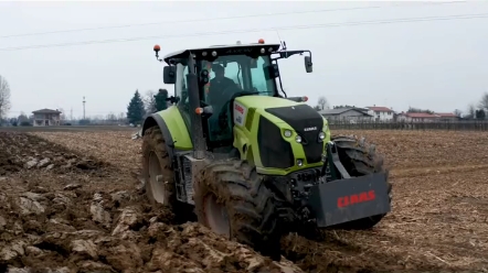 克拉斯850拖拉机 配备232马力发动机 503升大油箱